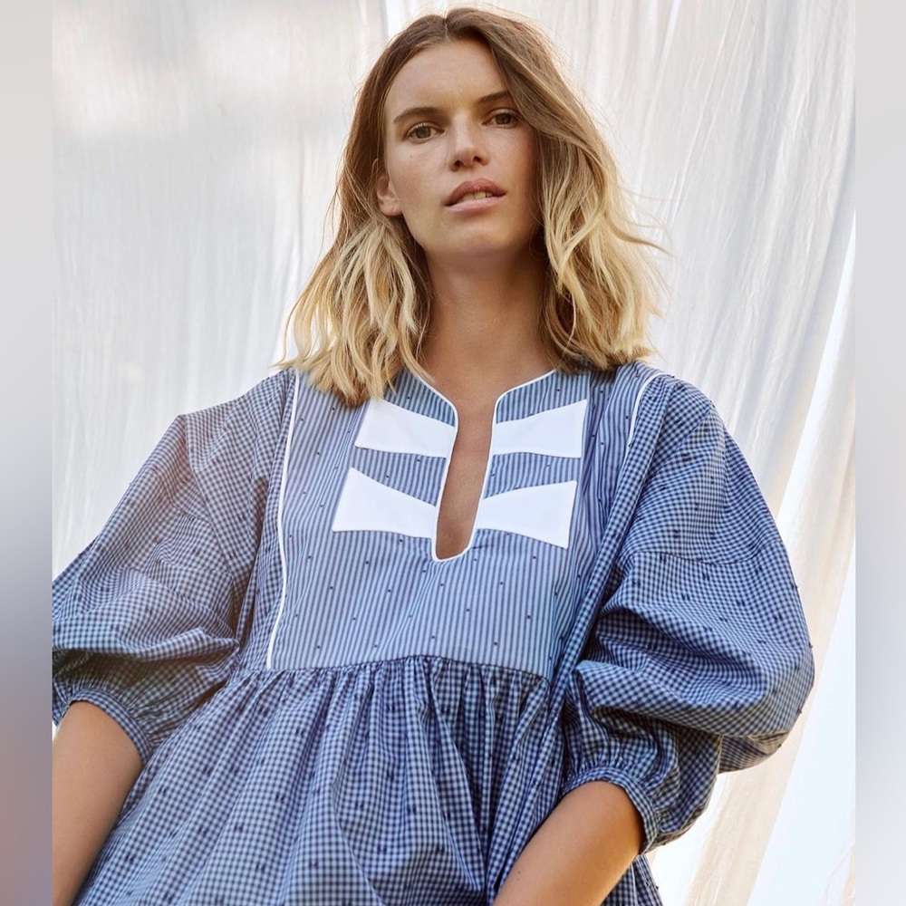 Wiggy Kit blue Bow Tie Top, size small